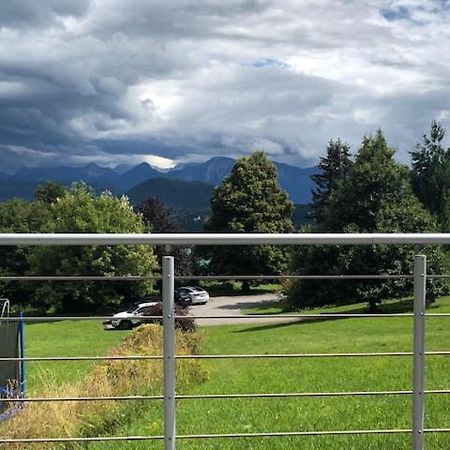 Velden View Ferienwohnung Mit Grosser Sonnenterrasse Und See- Und Karawankenblick 沃尔特湖畔韦尔登 外观 照片